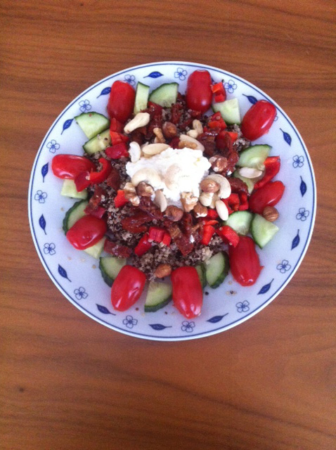 quinoa salade met Hüttenkäse